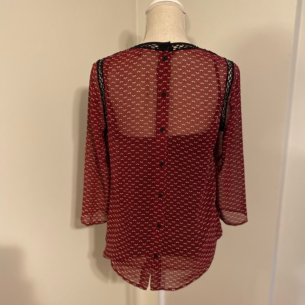 EUC Daniel Rainn Dk Red Chiffon Blouse w Lace Trim - Picture 5 of 9